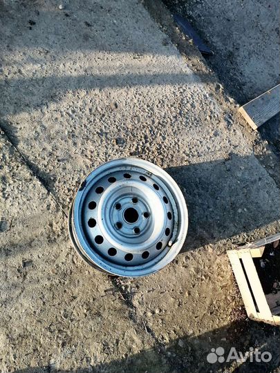 Штампованные диски r15