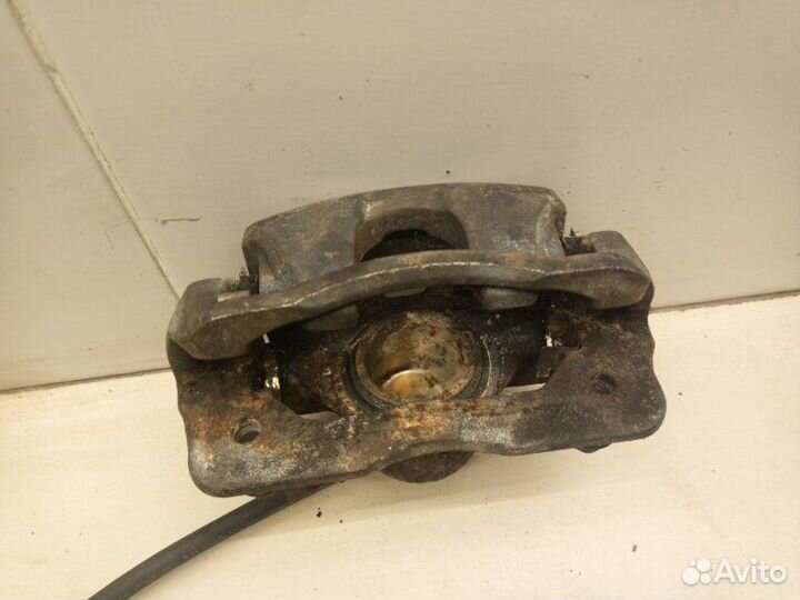 Суппорт тормозной передний правый Honda Insight