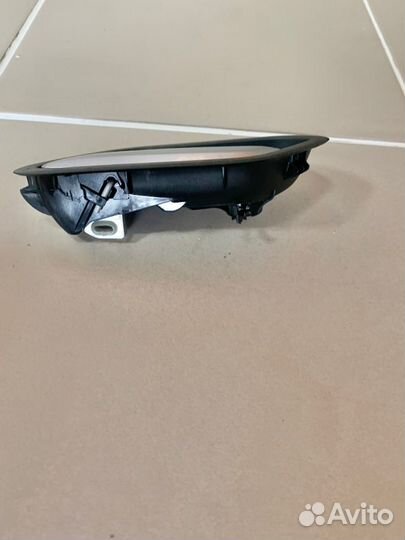 Ручка двери внутренняя левая Renault Duster 2