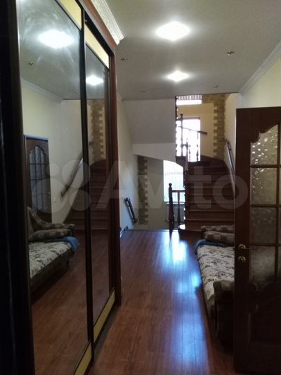 Дом 470 м² на участке 10 сот.