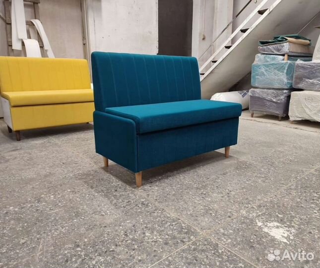 Кухонный диван в наличии 100