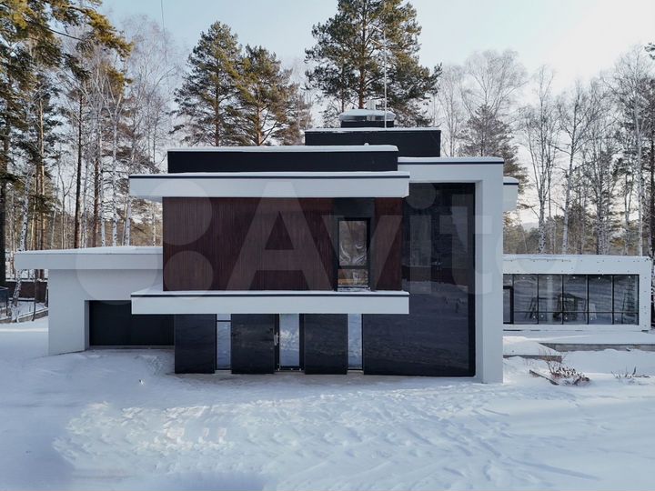 Коттедж 500 м² на участке 18,9 сот.