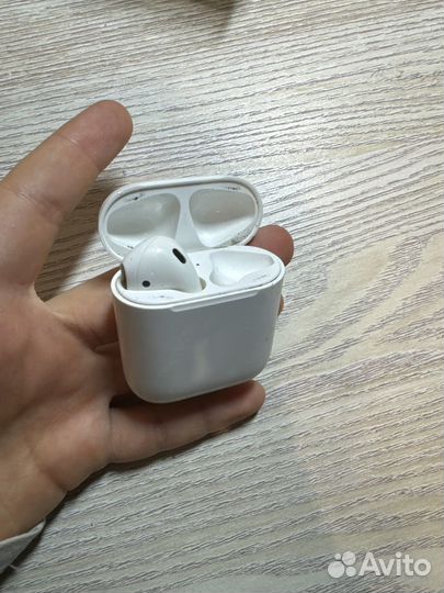 Airpods 1 поколения левый наушник