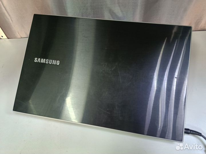 Ноутбук Samsung NP300V5A corei5 id:ro