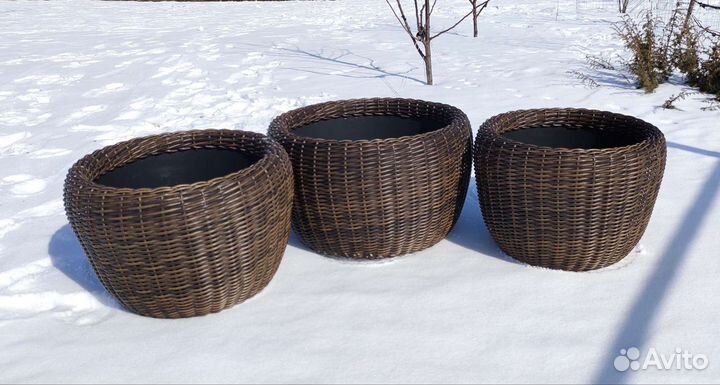 Кашпо плетеное из искусственного ротанга
