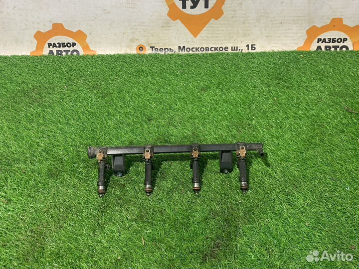 Топливная рампа с форсунками Renault Kangoo 2