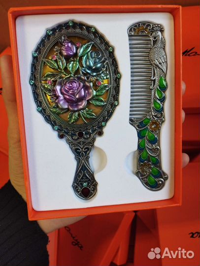 Подарочный набор зеркало + расческа Турция