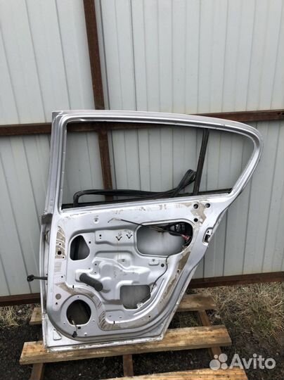 Opel Astra H хэчбэк задняя правая дверь