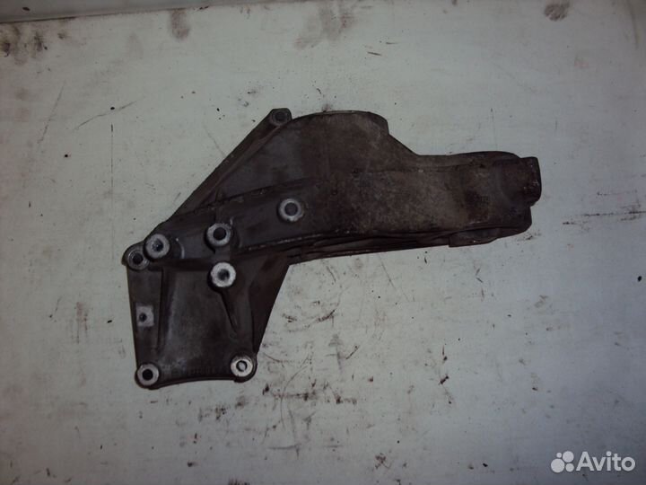 Опора промежуточного вала Мерседес Вито w638