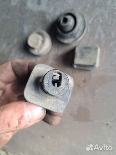 Крепление радиатора Audi A6 C6