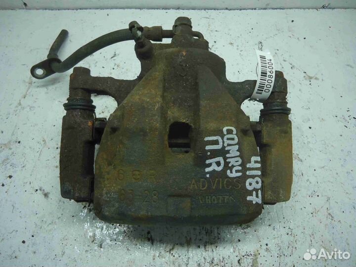 Суппорт передний правый Toyota Camry 6 XV40