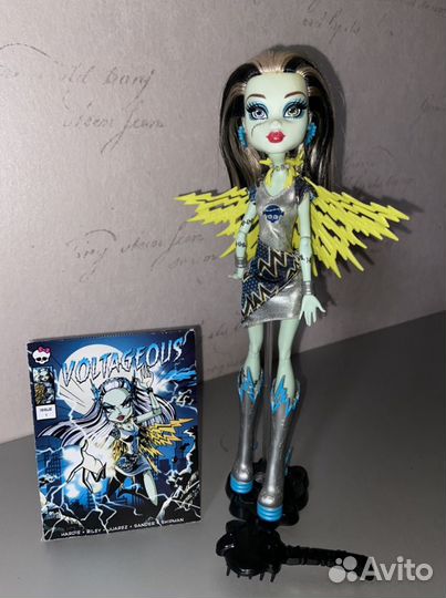 Кукла Монстер Хай Фрэнки Штейн из серии Супергерои