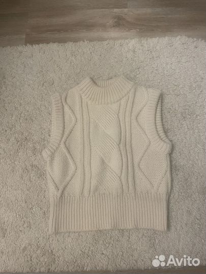 Жилетка вязаная XS