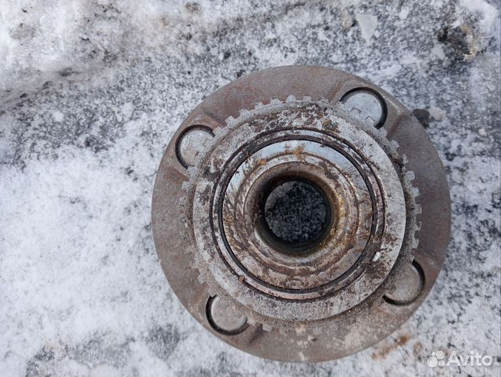 Задние ступицы Ниссан примера