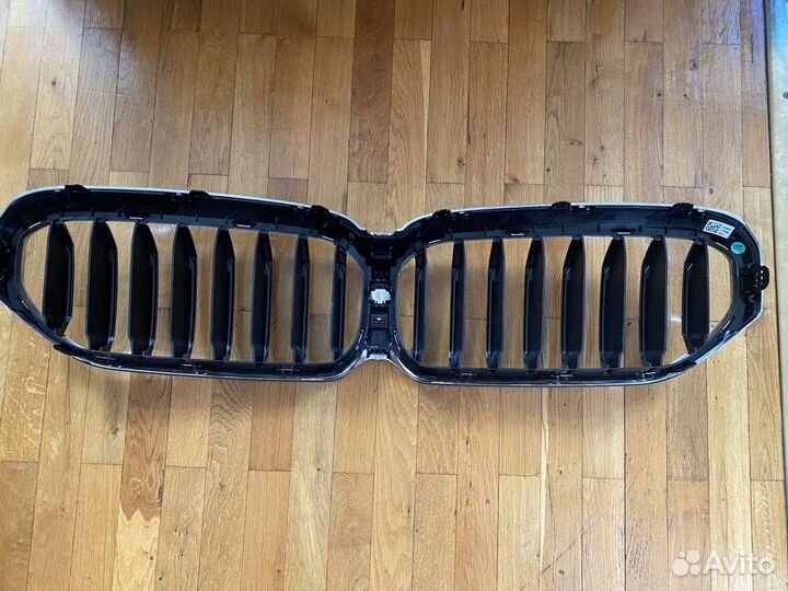 Оригинальная решетка радиатора BMW 5 серии