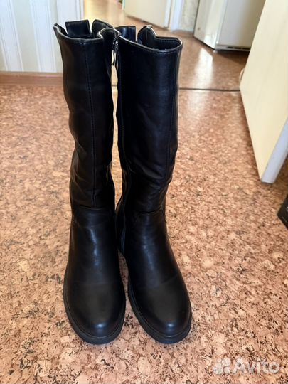 Продам зимние сапоги