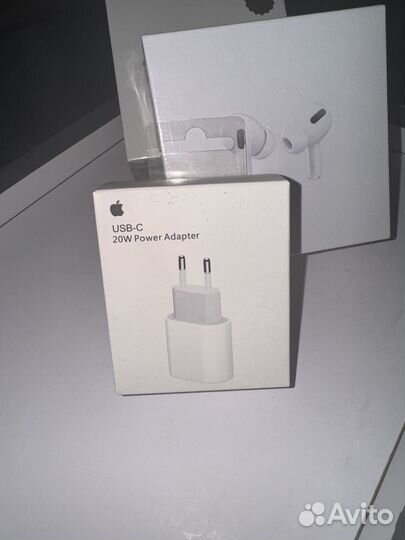 Адаптер USB-C 20W Power Adapter
