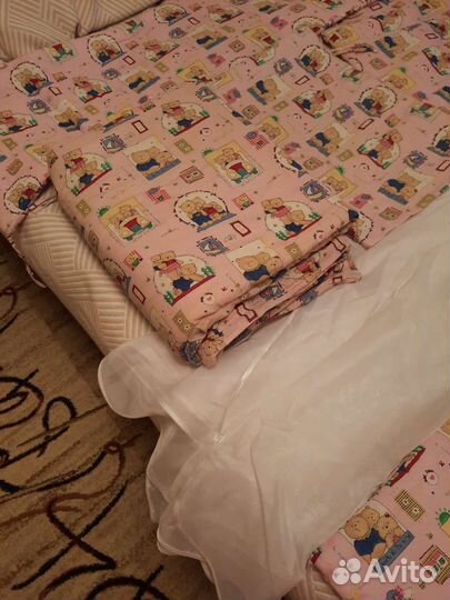 Комплект в детскую кроватку с бортиками