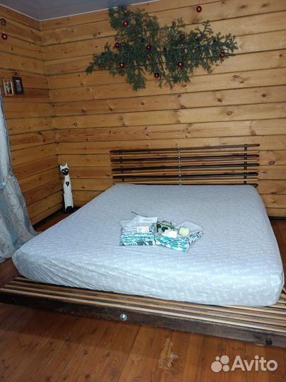 Натяжная простынь, простынь на резинке