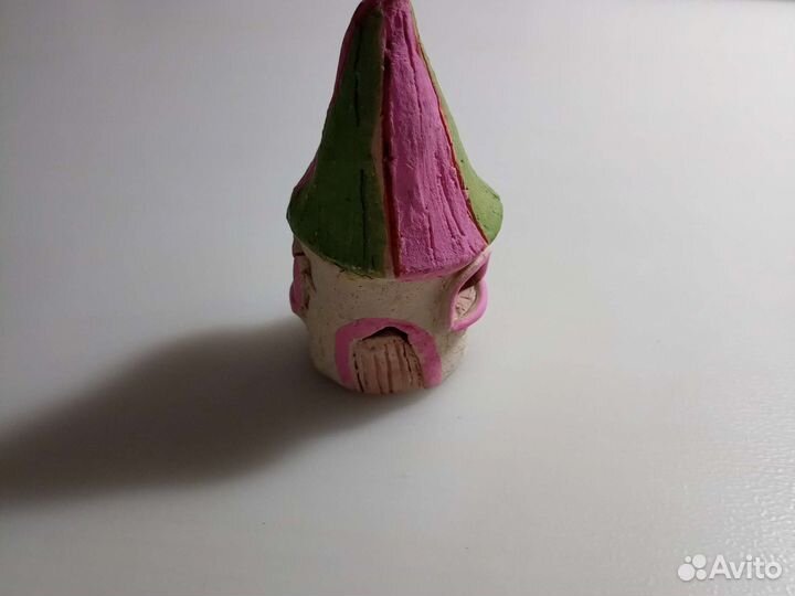 Домик из глины