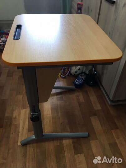 Детский стол парта