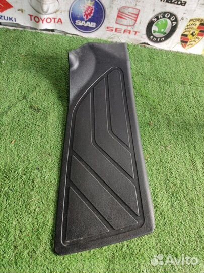 Подставка под ногу Peugeot 307 3C