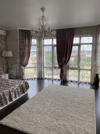 Дом 360 м² на участке 6 сот.