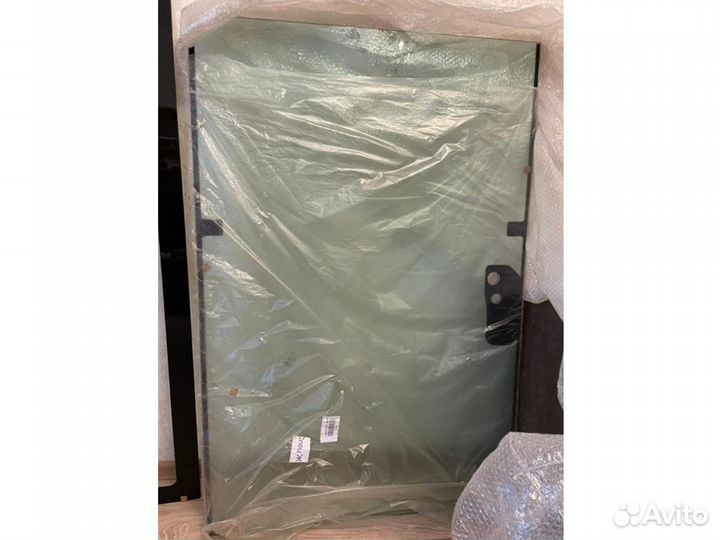 Стекло заднее Case