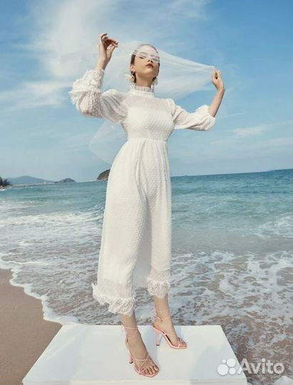 Платье свадебное 48