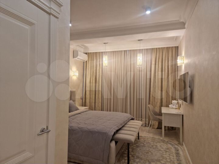 2-к. квартира, 74 м², 4/10 эт.