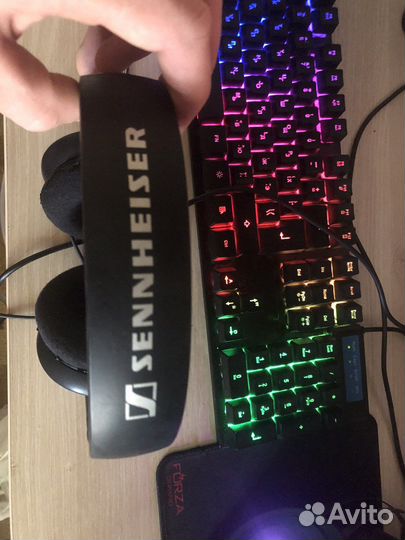 Проводные наушники