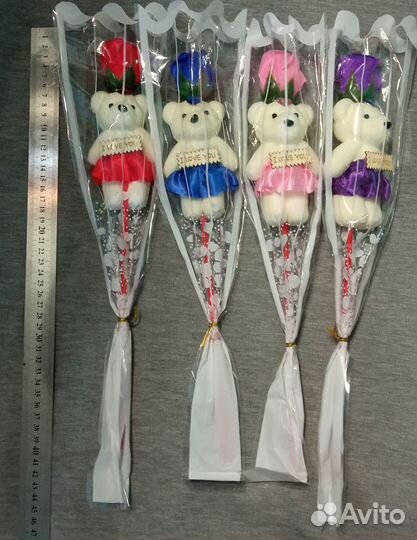 Подарок. Розы из мыла с мишкой на подарок