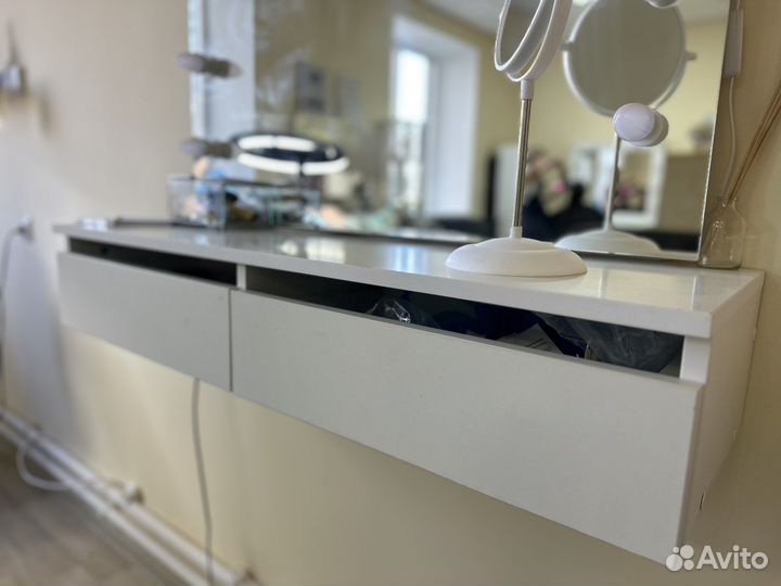 Туалетный столик