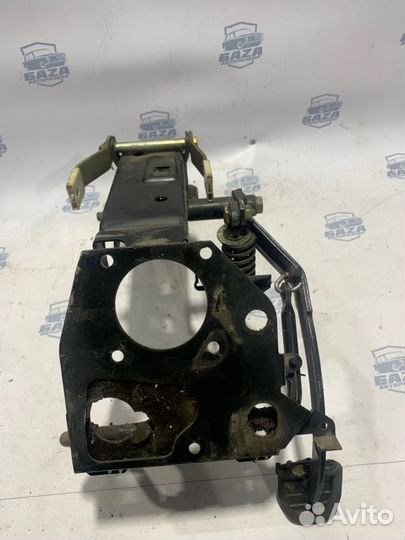 Педальный узел Bmw 7-Series E32 M30B30 1988