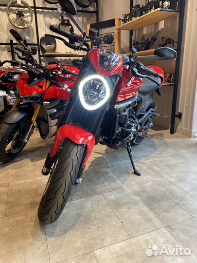 Новый Ducati Monster 937 2023