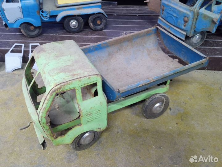 Игрушки СССР машины