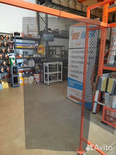 Сетка решетки радиатора автомобиля