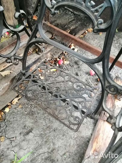 Чугунная станина от швейной машинки