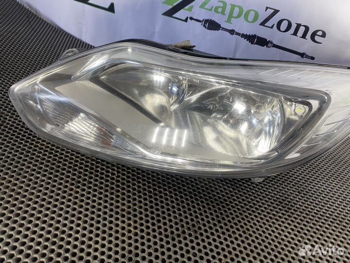 Фара левая Ford Focus 3