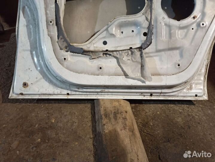 Hyundai grand starex передняя правая дверь