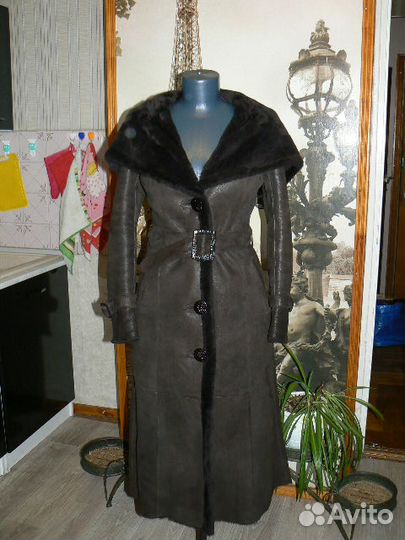 Дубленка натуральная с капюшоном XS