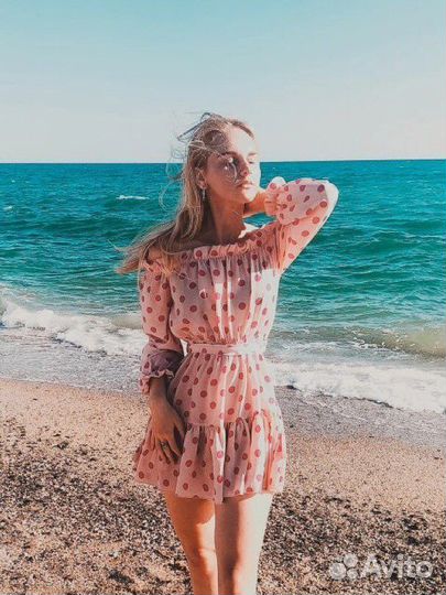 Платье prettylittlething