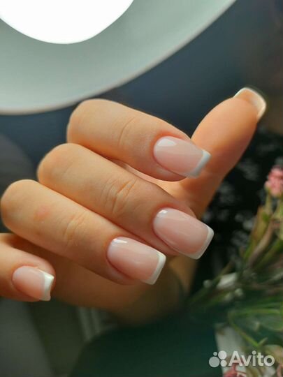 Мастер маникюра, гигиеническая обработка ног гмр