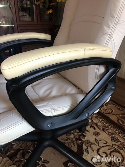 Офисное кресло руководителя бу кожаное
