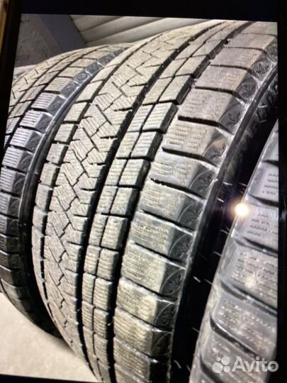 Triangle Snowlink PL02 245/40 R18