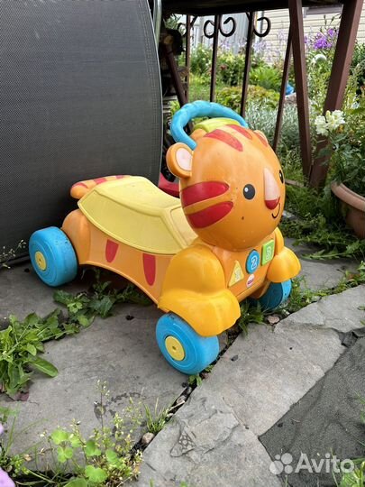 Машинка-каталка fisher price