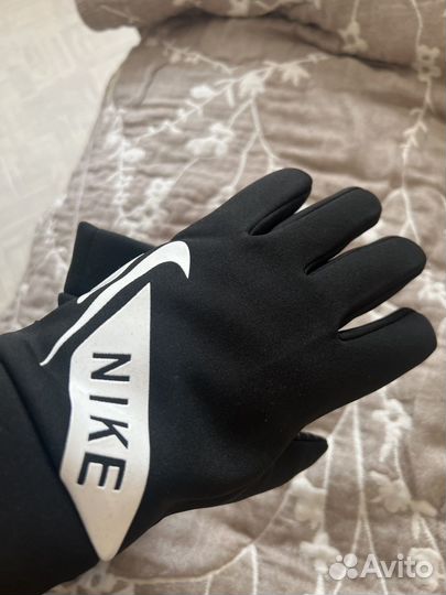 Перчатки Nike