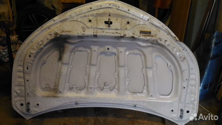 Продам оригинал капота Toyota Corolla