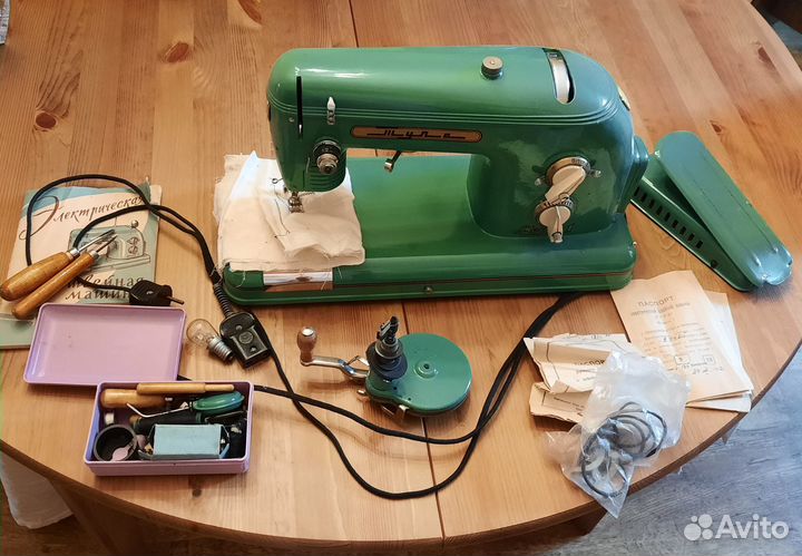 Машинка швейная Тула электрическая винтаж
