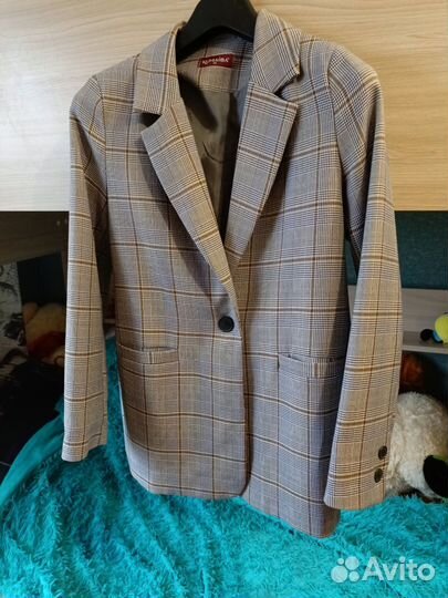 Пиджак женский в клетку 42-44